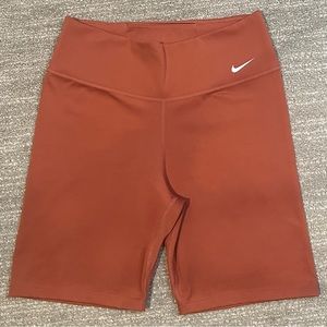 Nike Dri-Fit Mid Rise Biker Shorts 7”